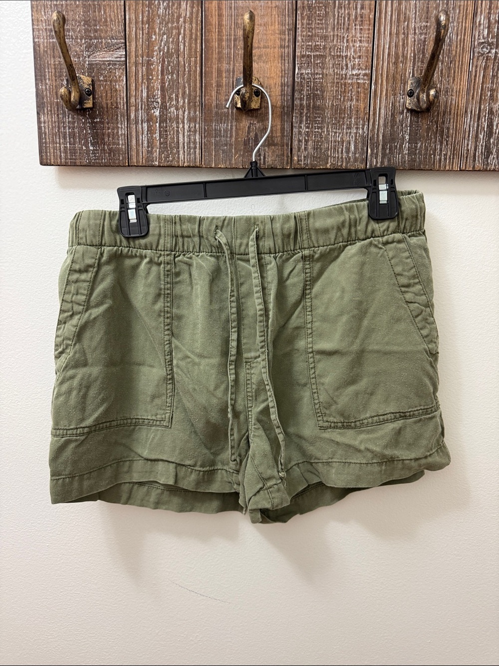 Gap Women’s Olive Green Drawstring Casual Shorts